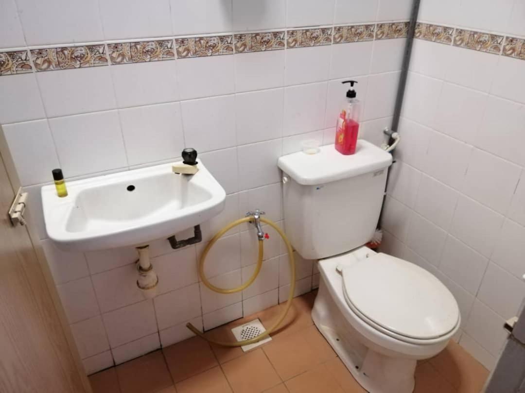 Homestay Perpaduan, Taman Bercham Raya Ulu Kinta Ipoh Perak Kampong Batu Lapan  Exteriér fotografie