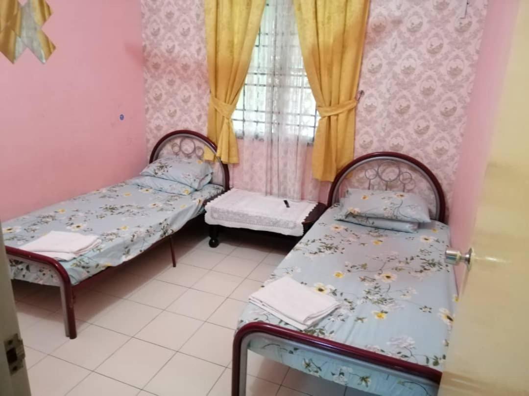 Homestay Perpaduan, Taman Bercham Raya Ulu Kinta Ipoh Perak Kampong Batu Lapan  Exteriér fotografie
