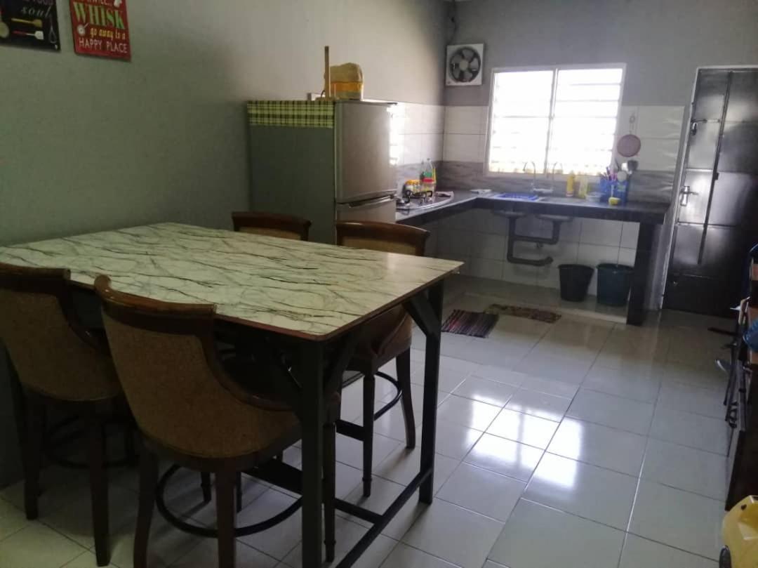 Homestay Perpaduan, Taman Bercham Raya Ulu Kinta Ipoh Perak Kampong Batu Lapan  Exteriér fotografie